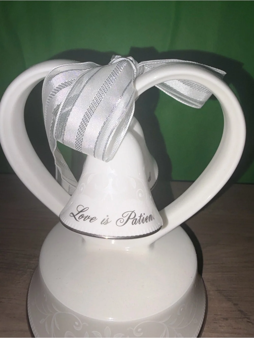 🆕💜 White Heart Bell Tabletop Ornament - Elegant Wedding Favor